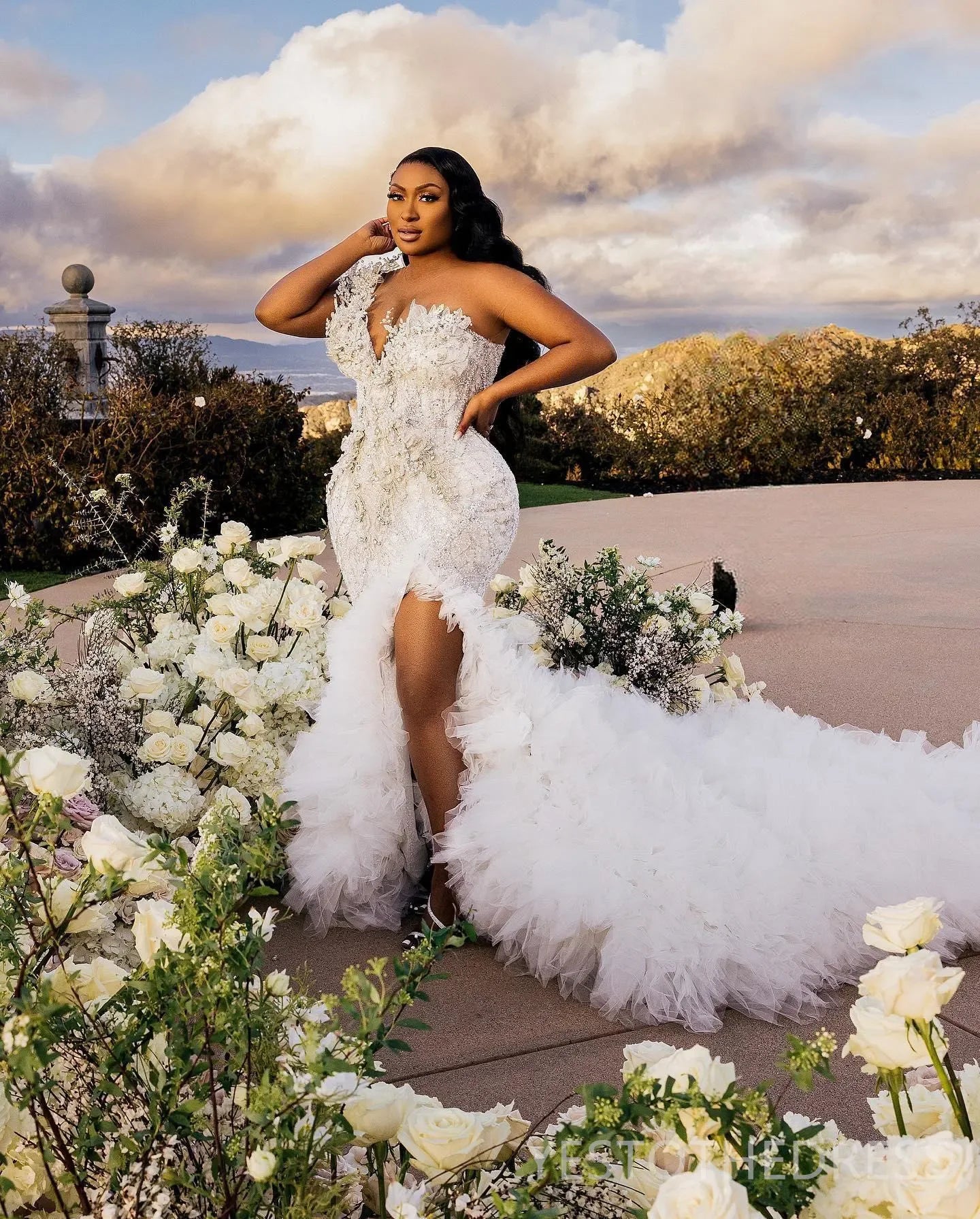 Customized 2025 Plus Size Mermaid Wedding Dress Bridal Gowns for Bride Illusion Sheer Neck Bead Pearls Decorated Side Split Ruf